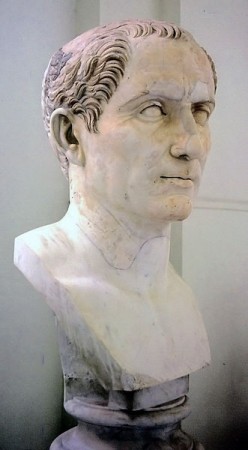 Estátua de Julio César