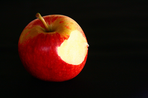 Em uma corrida de frutas a maçã está ganhando. O que acontece se