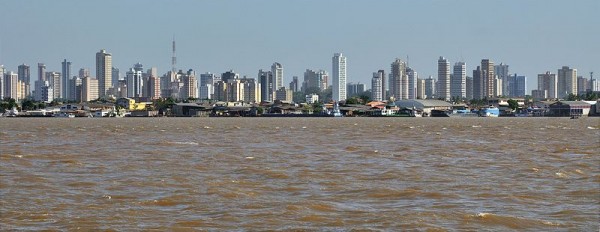 Cidade de Belém, no Pará, vista do rio Guamá (Foto: Cayambe / CC BY-SA 3.0)