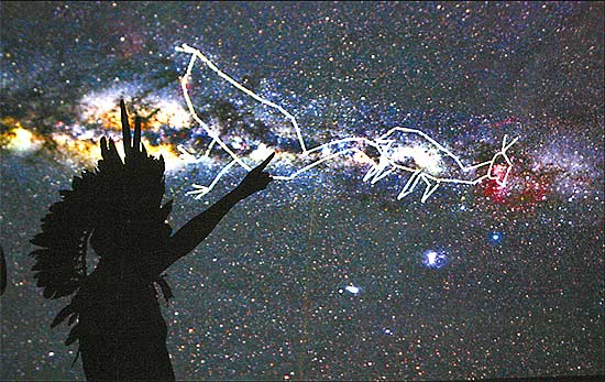 Para os indígenas brasileiros, as constelações são uma forma de marcar o tempo e saber a época certa de plantar, colher e realizar rituais religiosos (Imagem: Ricardo Oliveira/Agência Fapeam)