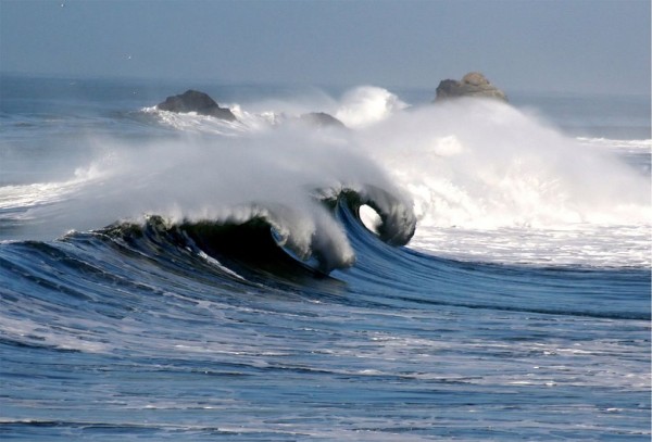 O vai e vem das ondas pode ser usado para gerar eletricidade. (foto: Wikimedia Commons / Brocken Inaglory / <a href=http://creativecommons.org/licenses/by-sa/3.0/>CC BY-SA 3.0</a>)
