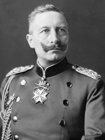 Guilherme II foi o último imperador da Alemanha e um dos responsáveis pela Primeira Guerra Mundial, que ocorreu entre 1914 e 1918.  Derrotado, ele abdicou do trono, fugiu para a Holanda e a Alemanha se tornou uma república. (foto: Imperial War Museums)