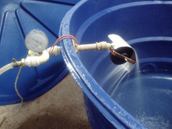 Parte da Uges que fica na caixa d’água transformando a água que entra em energia. (foto: Jorge Correa)