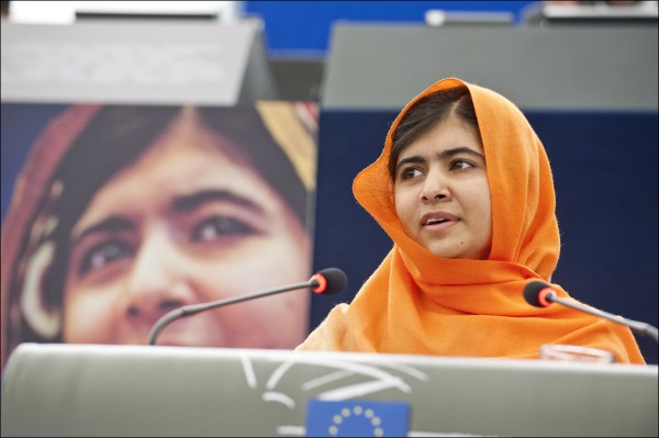 A jovem paquistanesa foi perseguida por defender o direito das meninas a estudar e se tornou um símbolo da luta pela igualdade. (foto: European Parliament / Flickr / <a href=https://creativecommons.org/licenses/by-nc-nd/2.0/> CC BY-NC-ND 2.0 </a>)