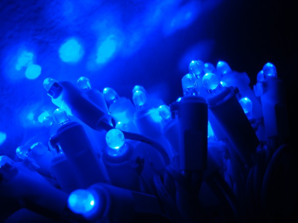 O Nobel de Física foi para os inventores do LED azul, uma revolução na iluminação desde que foi criada a lâmpada elétrica. (foto: Alexofdodd / Wikimedia Commons / <a href= http://creativecommons.org/licenses/by-sa/3.0/deed.pt> CC BY-SA 3.0 </a>)