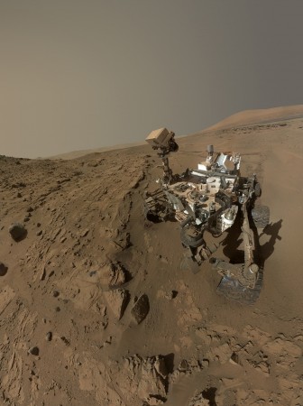 A sonda Curiosity está em Marte, mas é comandada aqui da Terra. A CHC conversou com uma das pesquisadoras responsáveis pelo projeto. (foto: NASA)