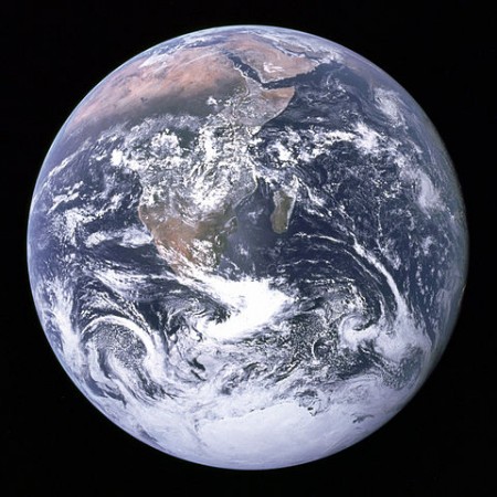 Desde o surgimento da humanidade, a Terra passou por diversas mudanças, como o desaparecimento de florestas e alterações no clima. (foto: Nasa/Wikimedia)
